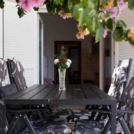 Tarita アパート *